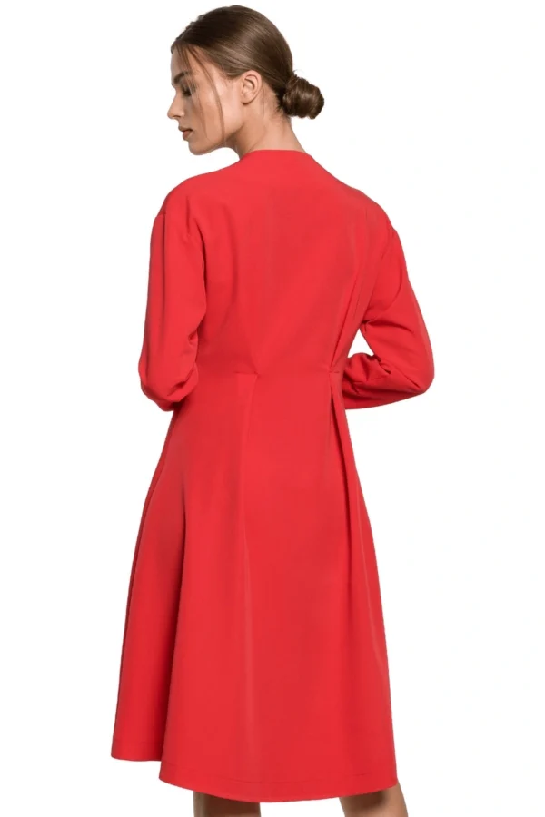 Elegancka sukienka rozkloszowana z dekoltem V i długim rękawem czarna