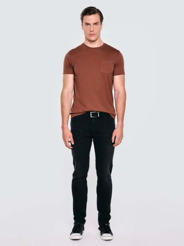 ac8f854930d831fde057745dc53e32de09d9ee32 Koszulka męska z kieszonką brązowa Carbon 804