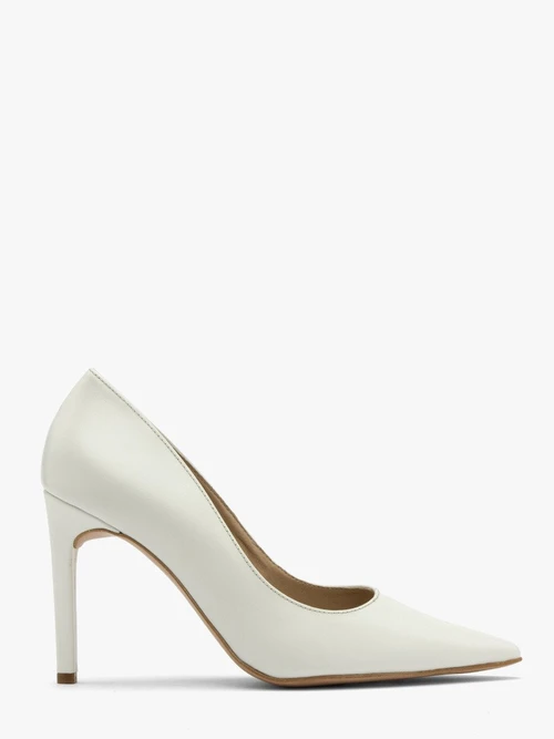 Kremowe czółenka na szpilce