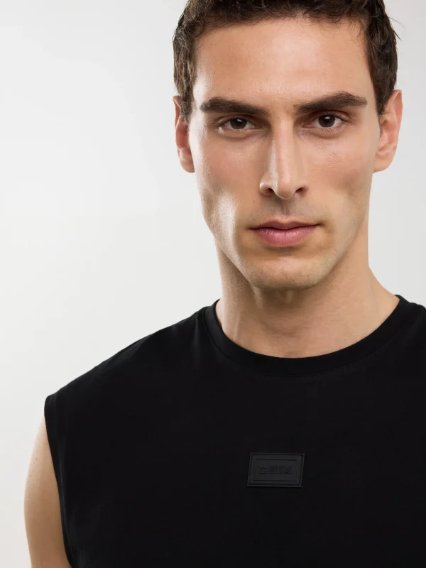 b241fe80867ee35f1a8569af2dfd29368c0b1e15 Koszulka męska bez rękawów czarna Irrer 906