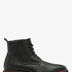 Czarny trzewik męski z ozdobnym otokiem na spodzie