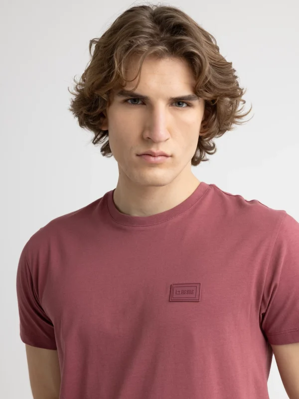 Koszulka męska z naszywką na piersi ciemnoróżowa Arriser 602