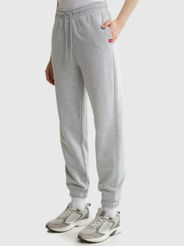 Spodnie damskie dresowe szare Yeva 901