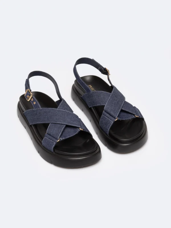 be64bf71f9ce640c02fa47aefbe3a7ea1d59cb76 Sandały damskie z imitacji jeansu granatowe RR274688 403