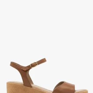 Jasnobrązowe sandały damskie na niskiej koturnie