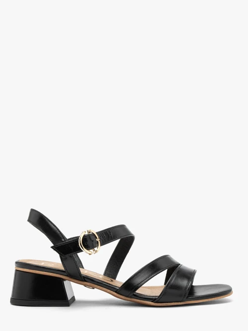 c9f08a598caaae454c6c0173391032278af0e19c Czarne sandały na niskim słupku