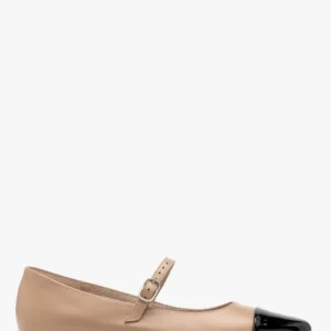 Beżowe baleriny z kontrastowym czarnym noskie