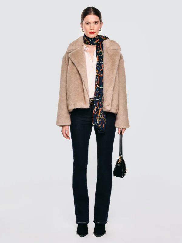 ce3bf095e4d17c04cfb6f8a93ac8f56db6315e26 Apaszka damska z wiskozy z kolorowym nadrukiem granatowa Chainas 403