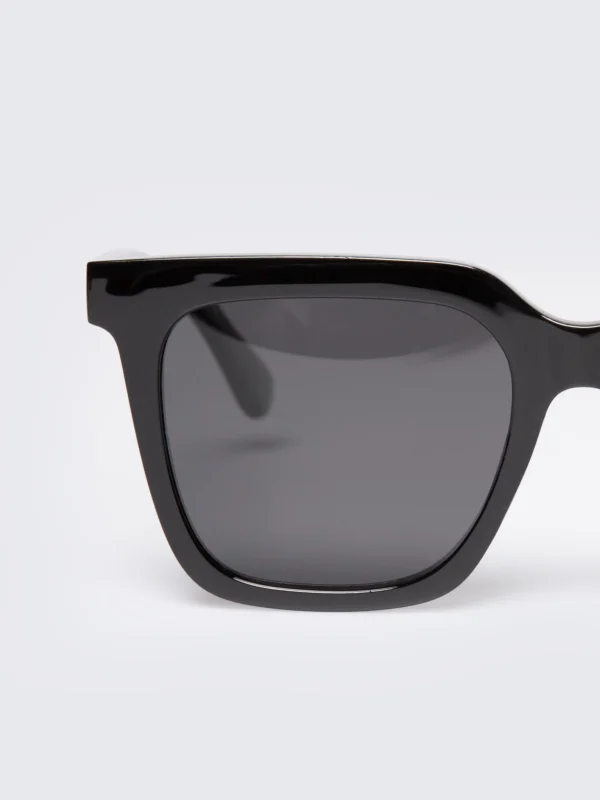 Okulary przeciwsłoneczne damskie czarne Mili 906