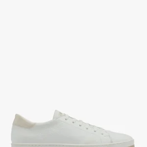 Białe sportowe półbuty