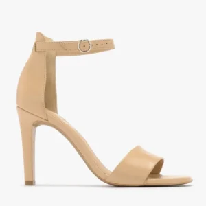 Beżowe sandały na szpilce