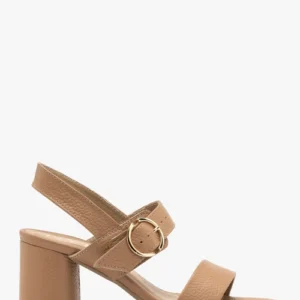 Jasnobrązowe sandały damskie na obcasie