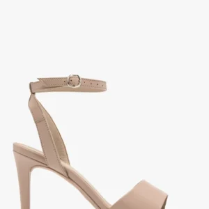 Beżowe sandały na szpilce