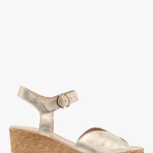 Platynowe sandały na spodzie typu koturna