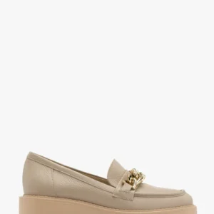 Beżowe mokasyny z łańcuche