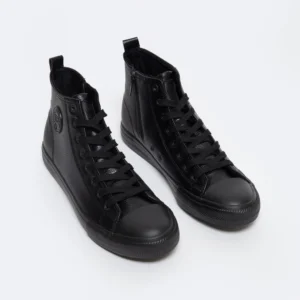 Trampki męskie wysokie ze skóry ekologicznej czarne MM174012 906