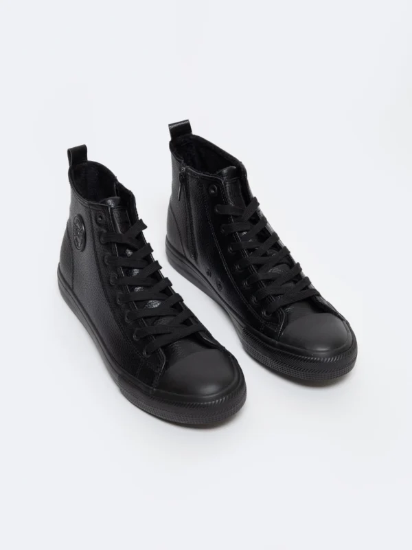 e45601464bc73585f4fc064a35398aecc9dd1c40 Trampki męskie wysokie ze skóry ekologicznej czarne MM174012 906