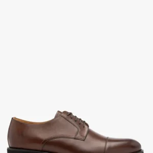 Brązowe półbuty na lekkim czarnym spodzie