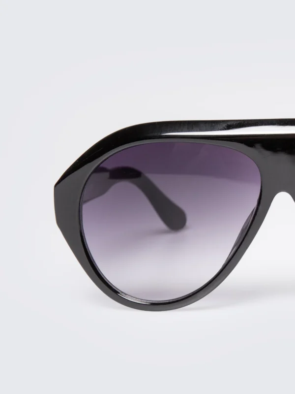 Okulary przeciwsłoneczne czarne Aradi 906