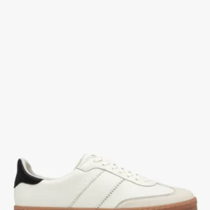 Półbuty damskie w sportowym stylu na płaskim beżowym spodzie