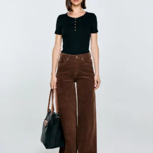 e8b753477fde85c581452d55b1904134eda8fad1 Koszulka damska w prążek z ozdobnymi guzikami czarna Werta 906