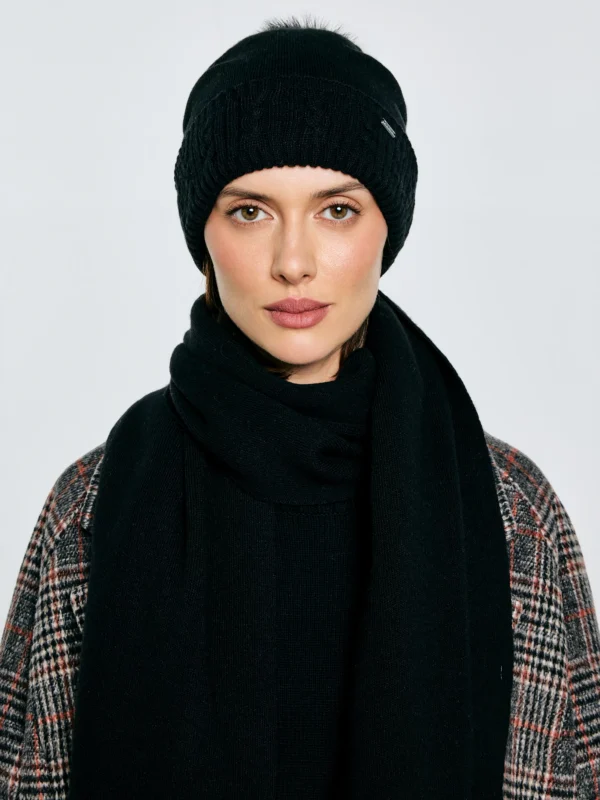 Czapka damska zimowa z pomponem czarna Stanilo 906