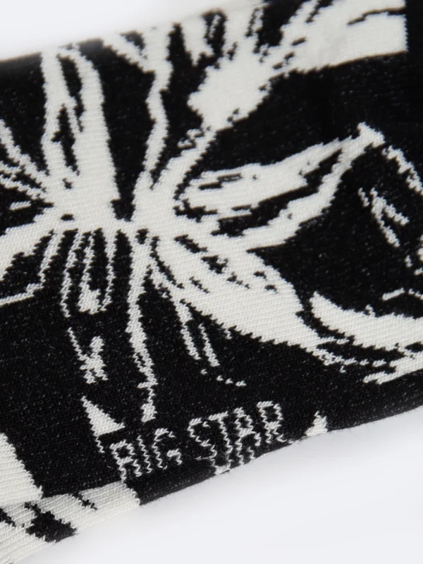 e9e5436638c50b9914f9a275d5859cb39cca5ba3 Skarpety damskie bambusowe z motywem kwiatowym czarne Floreta 906