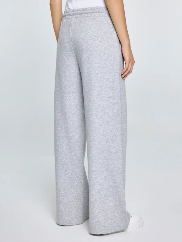 ed152ddb4cb596f0215eb0dc9cdc03c35a44dc88 Spodnie damskie dresowe wide szare Madelinap 901
