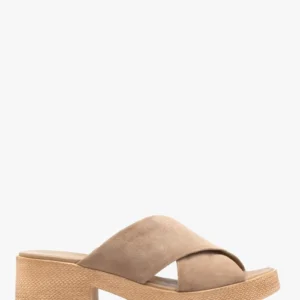 Beżowe klapki damskie na sznurkowym spodzie