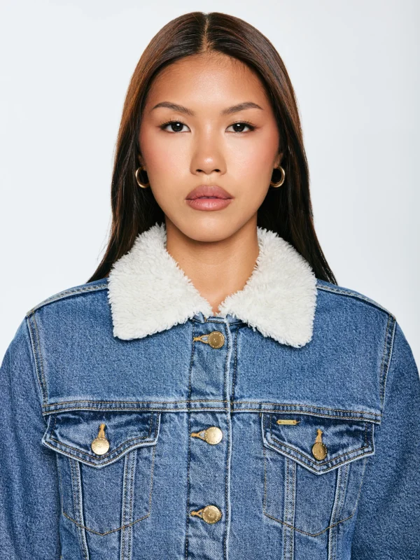 f349acb1d853932a33a0359f1326ab3adbf2cd9d Kurtka damska jeansowa z kożuszkiem niebieska Aspen 485