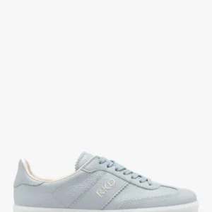 Błękitne półbuty sportowe na płaskiej podeszwie