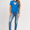 f5311c5a7d1c9f74a38b068053b6ecda78968371 GUESS Niebieski t-shirt damski z dużym trójkątnym logo