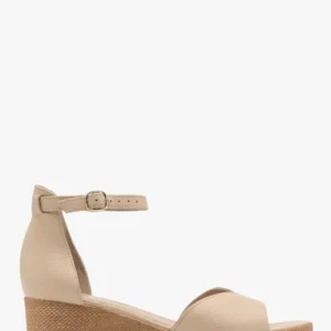 Beżowe sandały na platformie