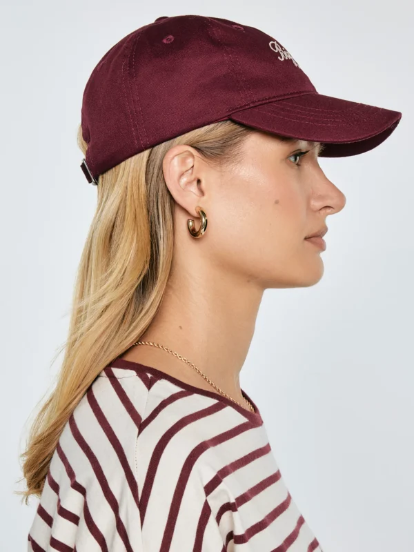 f8f60a2a1693edbad7c2c96359bfcc3cff517716 Czapka damska z daszkiem z haftem bordowa Bellia 604