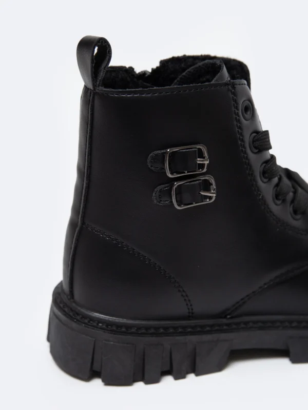 Trapery dziecięce ze skóry ekologicznej czarne OO374084 906