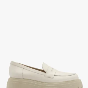 Kremowe mokasyny na grubej podeszwie