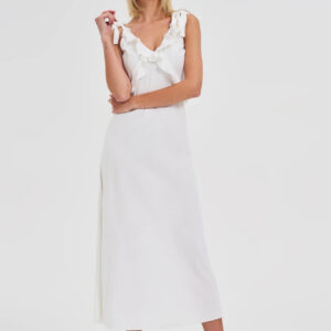 Sukienka midi z falbaną na dekolcie biała