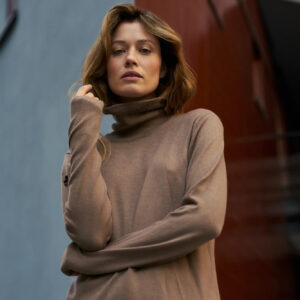 Gładki golf beżowy