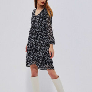 Rozkloszowana sukienka w roślinny wzór