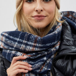 Szal w kratę granatowy