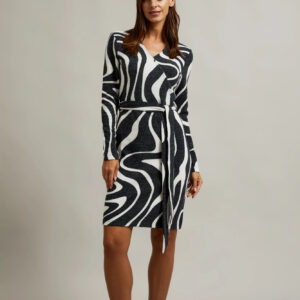 Dzianinowa sukienka z paskiem szara