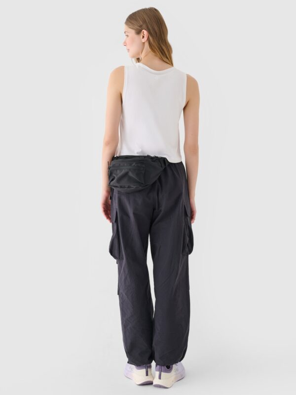 4F Crop top regular gładki damski - biały