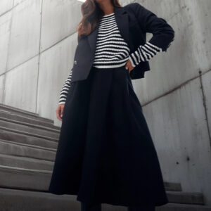 0fd438b3b9e2fd1520069d5612cb57e4345a381f Rozkloszowana spódnica czarna