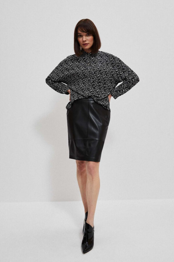 Ołówkowa spódnica ze skóry ekologicznej czarna