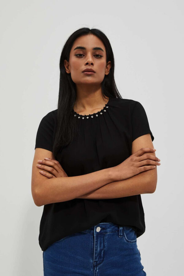 Koszula czarna z ozdobnym dekolte