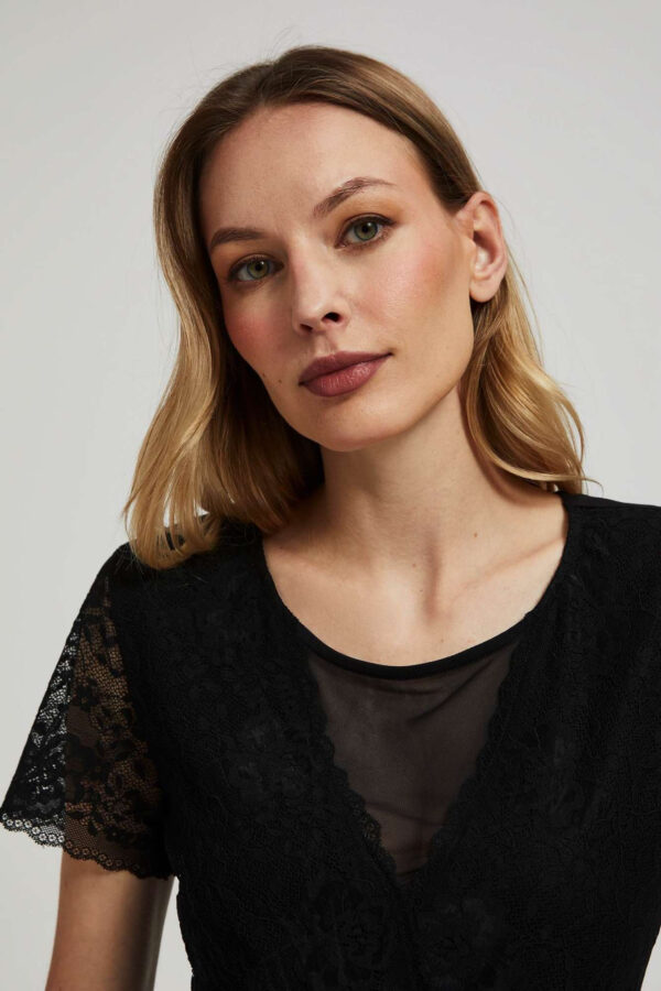 183ab5f6dca65b0b38074327f499f91d6e43a34e Koronkowa bluzka