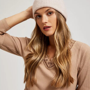 Dzianinowa czapka pudrowo-różowa