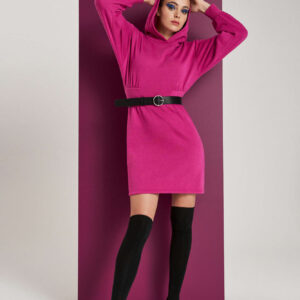 1da3d9483c202ac376e936782150cd9e17c17a6e Taliowana sukienka z kapture