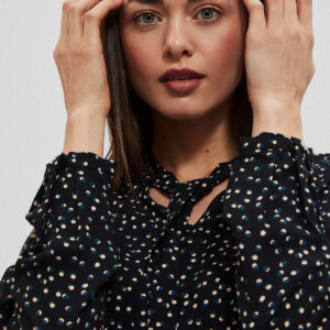 1e3e519a29aabf4775f29886a78cb90fed4e34b0 Koszula z wzorem kropek i wiązanym dekoltem czarna