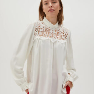 20f422899d5b7d6d664406e85edaa758bb7af6b2 Koszula z koronką i bufiastymi rękawami biała